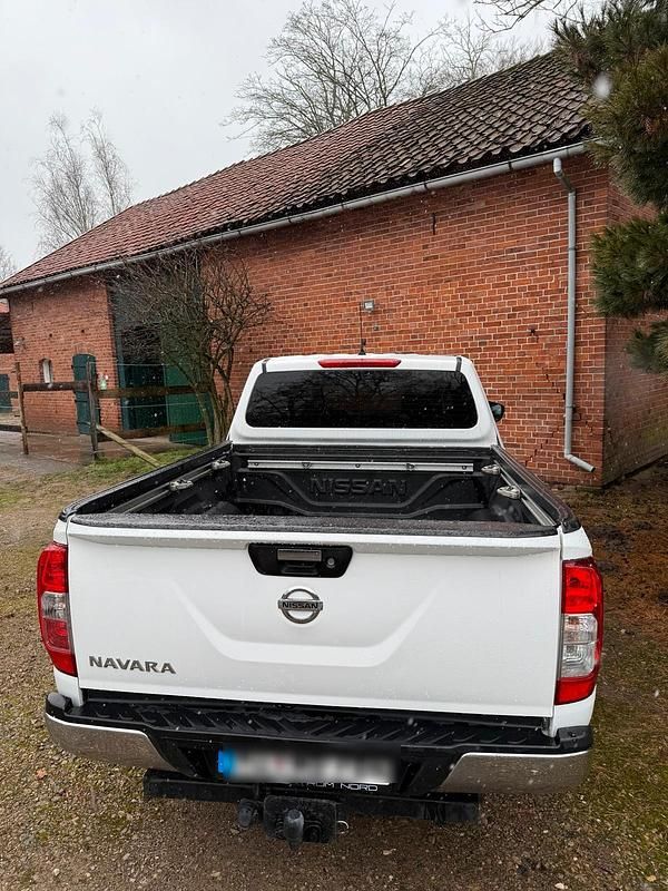 Gebraucht Nissan Navara 163 PS (119 kW) 2017 Weiß Abholung