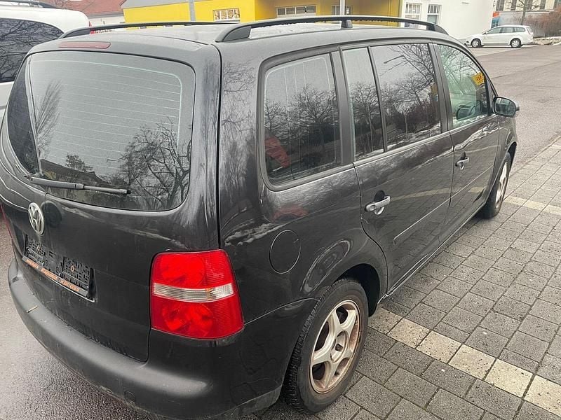Gebraucht VW Touran 105 PS (77 kW) 2004 Schwarz Van / Kleinbus