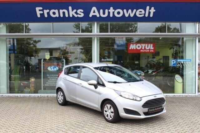 Silber metallic Gebraucht 2013 Ford Fiesta Trend Kleinwagen | 4.900 € (Fairer Preis) - Bild 1/4