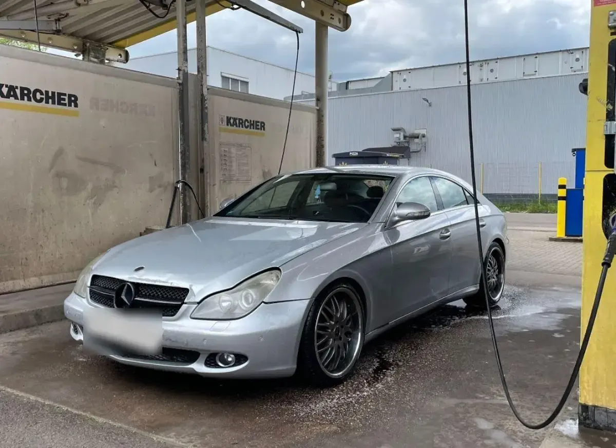 Gebraucht Mercedes CLS500 330 PS (242 kW) 2005 Silber Coupé