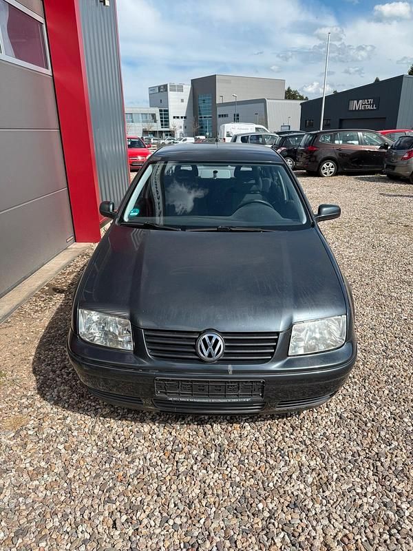 Gebraucht VW Bora 116 PS (85 kW) 2001 Grau Limousine