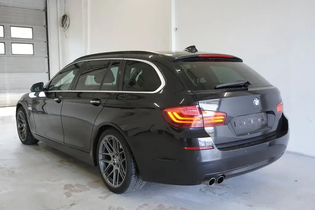 Gebraucht BMW 530 Sport Line 258 PS (189 kW) 2013 Schwarz Limousine