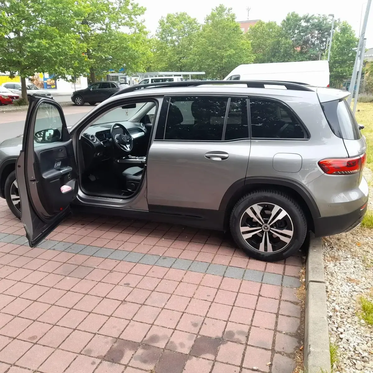 Gebraucht Mercedes GLB200 150 PS (110 kW) 2020 Grau SUV