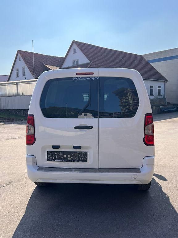 Gebraucht Opel Combo 131 PS (96 kW) 2019 Weiß Van / Kleinbus
