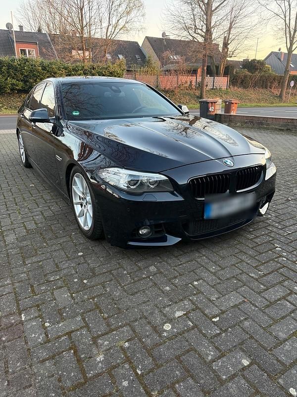 Gebraucht BMW 550 450 PS (330 kW) 2014 Schwarz Limousine