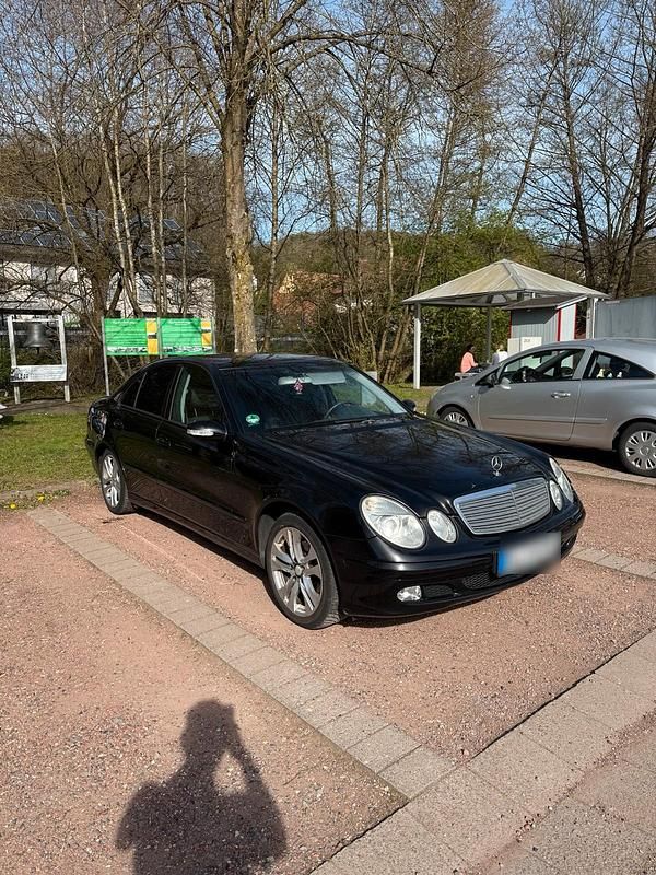 Gebraucht Mercedes E200 122 PS (89 kW) 2004 Schwarz Limousine