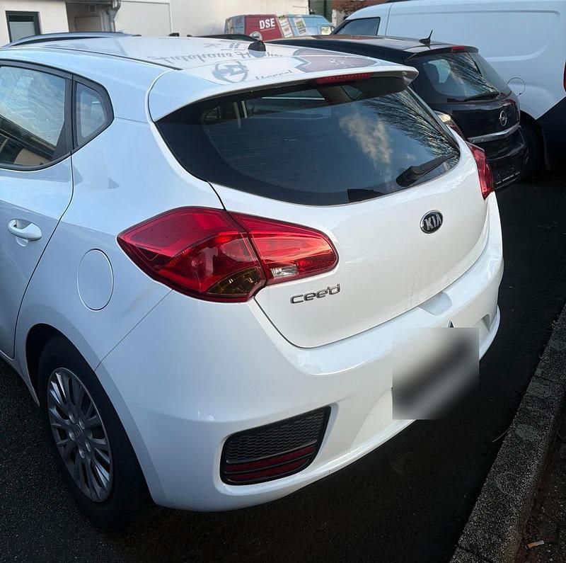 Gebraucht Kia Ceed 100 PS (73 kW) 2018 Kleinwagen