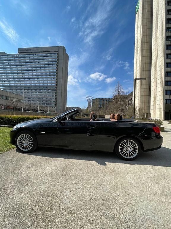 Gebraucht BMW 320 Cabriolet 170 PS (125 kW) 2012 Schwarz Cabrio