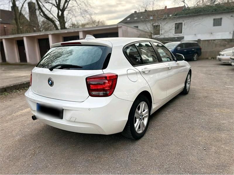 Gebraucht BMW 114 112 PS (82 kW) 2012 Weiß Kleinwagen