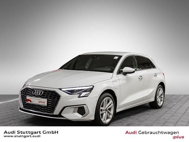 Gletscherweiß metallic Gebraucht 2023 Audi A3 Sportback e-tron Advanced Plus Kleinwagen | 23.560 € (Fairer Preis) - Bild 1/4