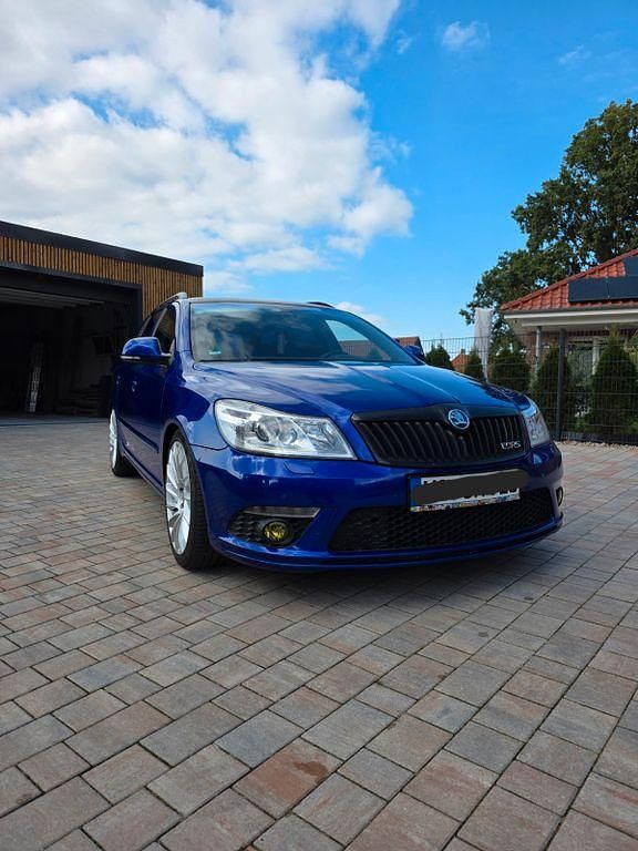 Blau Gebraucht 2009 Skoda Octavia RS Kombi | 8.800 € (Teuer) - Bild 1/4