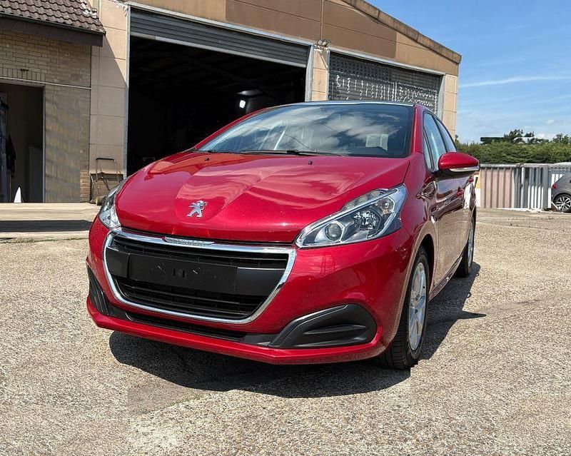 Rot Gebraucht 2016 Peugeot 208 Active Kleinwagen | 7.990 € (Fairer Preis) - Bild 1/4