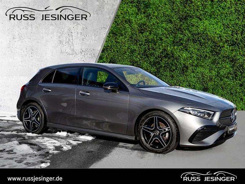 Gebraucht Mercedes A200 AMG Line Premium Plus 163 PS (119 kW) 2024 Grau Limousine