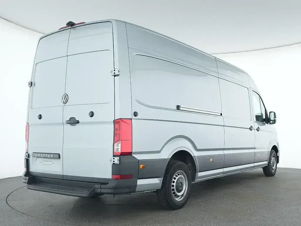 Gebraucht VW Crafter 103 PS (75 kW) 2025 Silber Van