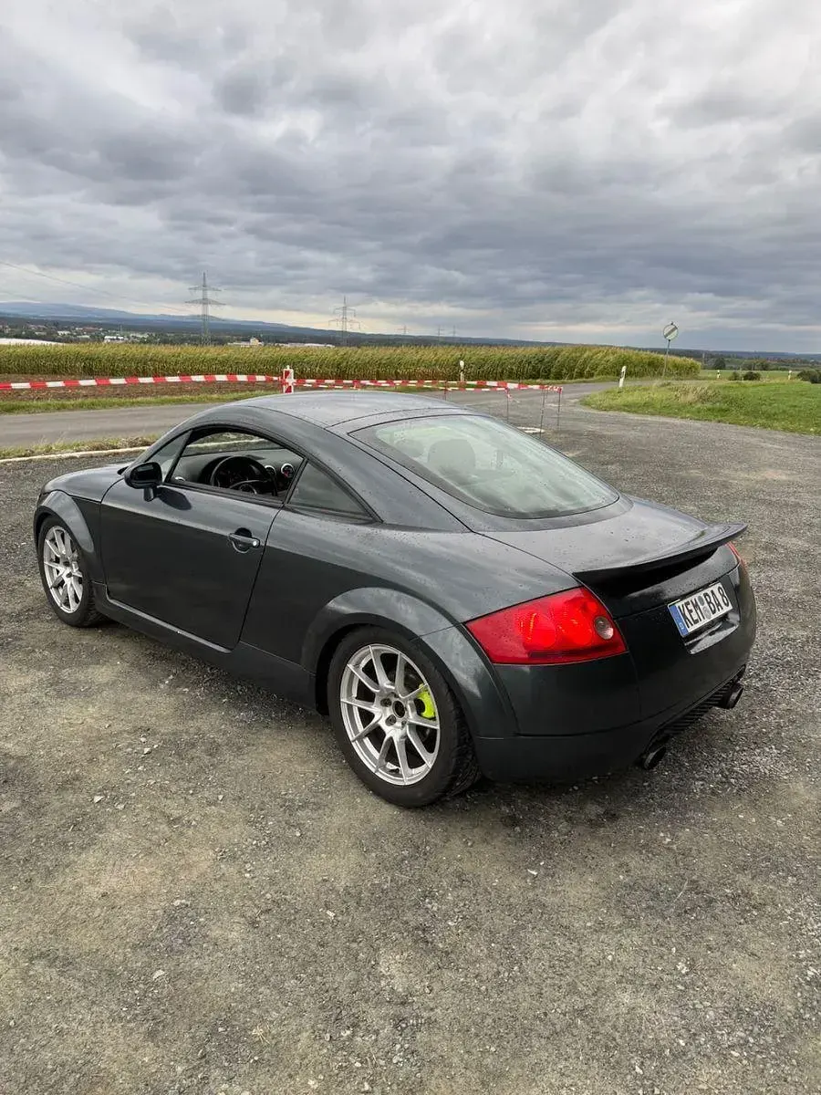 Używany Audi TT S-Line 224 KM (164 kW) 1999 Szary Coupe