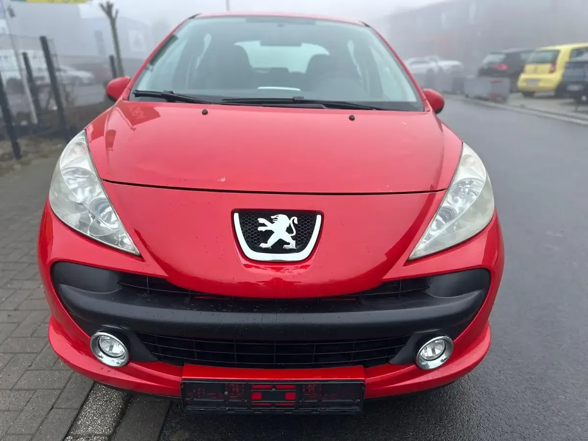 Gebraucht Peugeot 207 Urban Move 95 PS (69 kW) 2008 Rot Kleinwagen