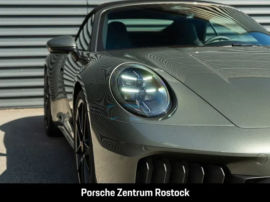 Neu Porsche 992 541 PS (397 kW) 2026 Aventuringrünmetallic Cabrio