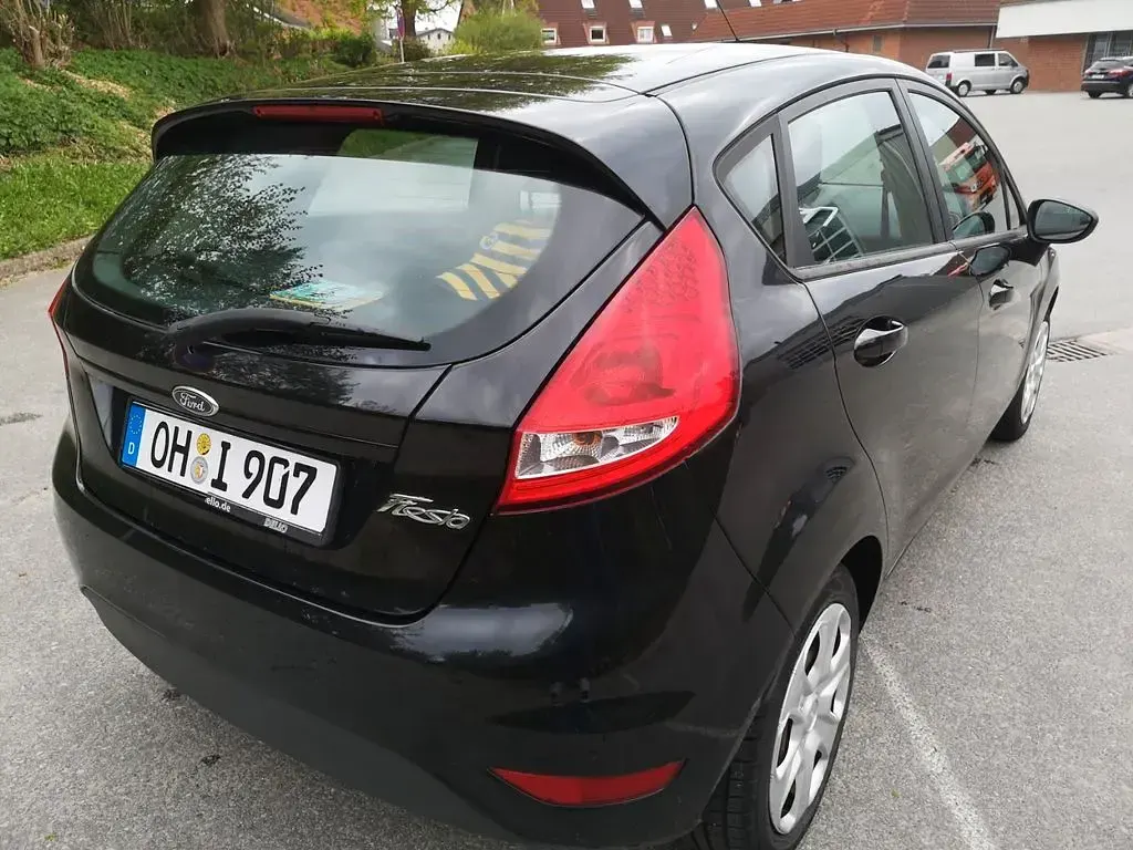 Gebraucht Ford Fiesta Trend 60 PS (44 kW) 2012 Schwarz Limousine