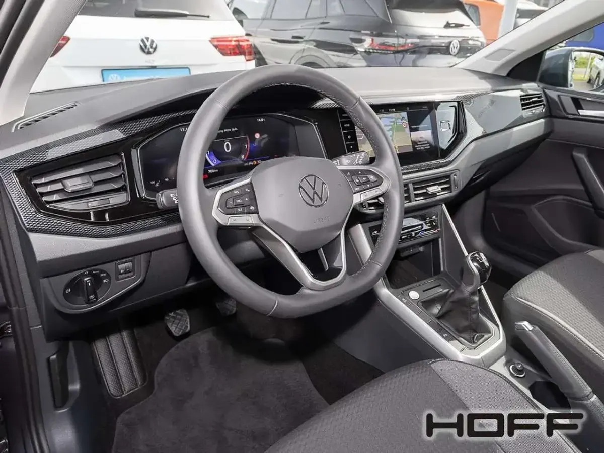 Neu VW Taigo Pro 95 PS (69 kW) 2025 Rauchgrau metallic SUV