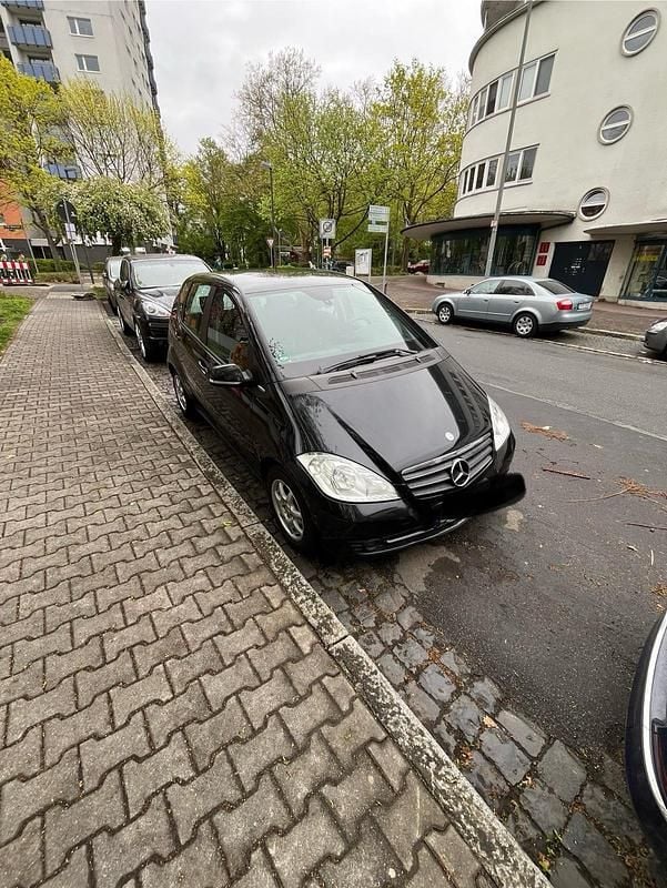 Second-hand Mercedes A160 82 CP (60 kW) 2012 Negru Break