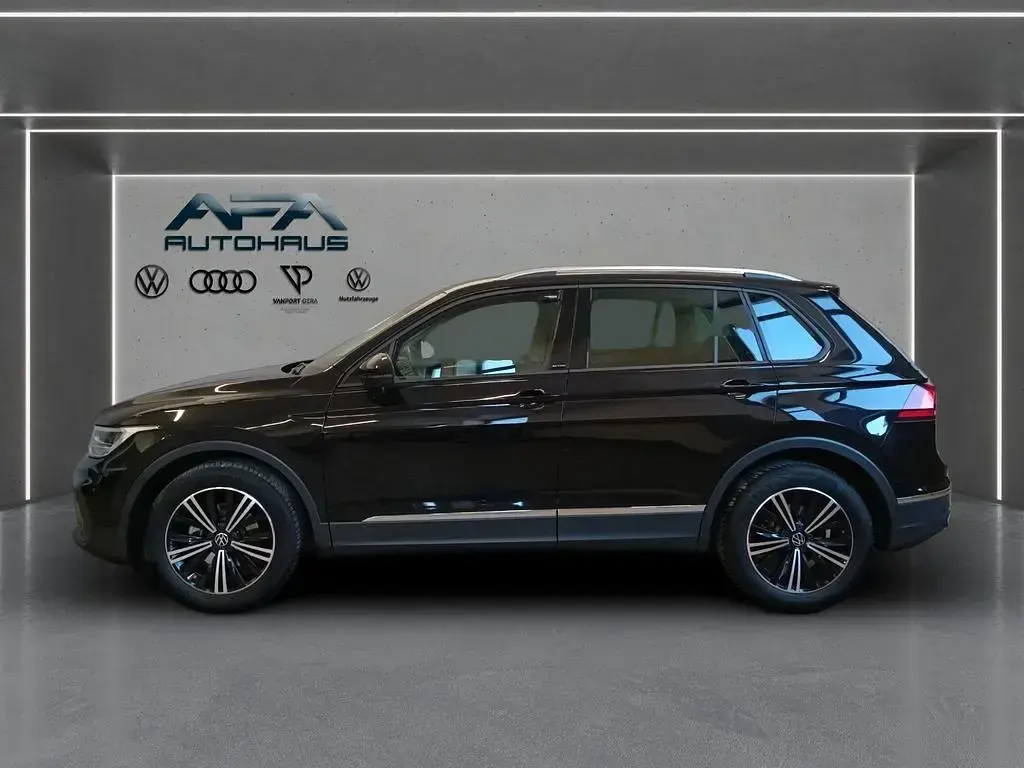 Gebraucht VW Tiguan Active 150 PS (110 kW) 2023 Schwarz SUV