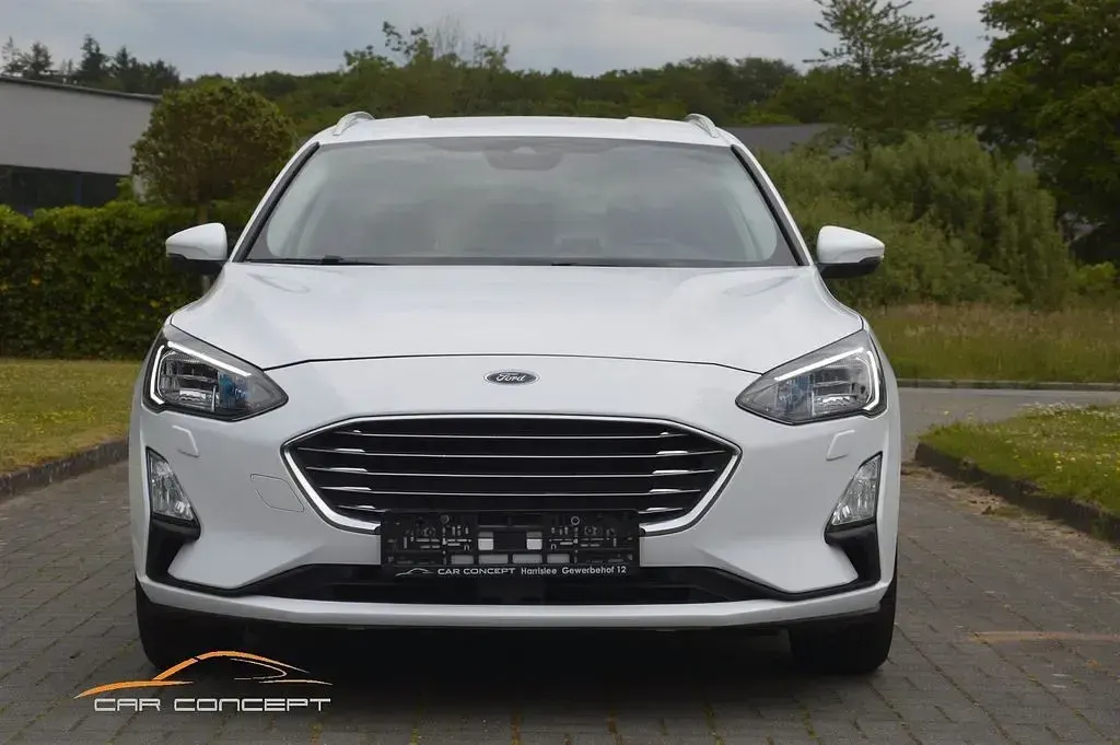 Gebraucht Ford Focus Titanium 120 PS (88 kW) 2022 Weiß Kombi