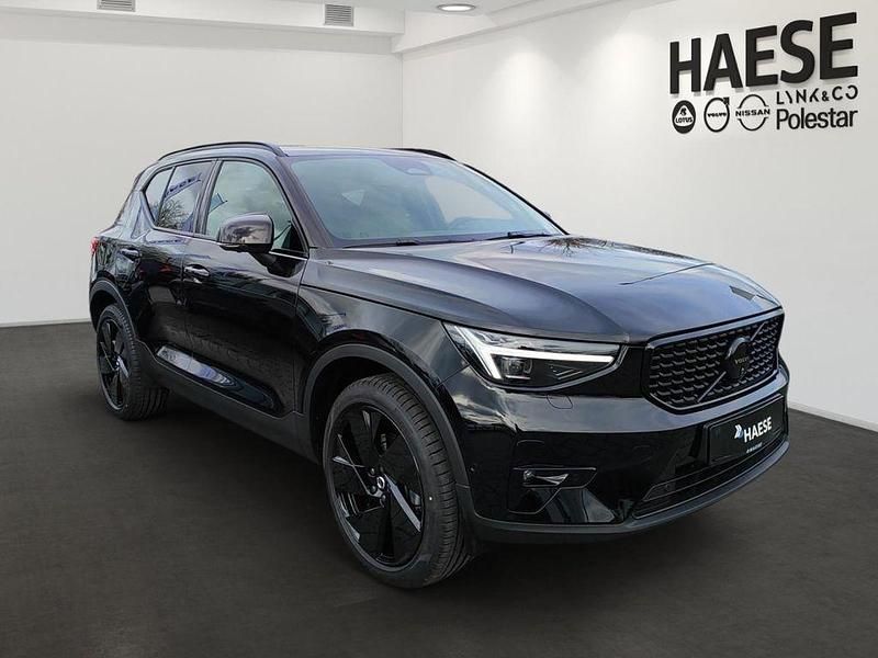 Gebraucht Volvo XC40 Plus 163 PS (119 kW) 2025 Onyx black / metallic SUV