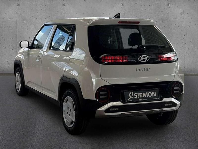 Neu Hyundai Inster Select 71 kW (97 PS) 2026 Atlas white Kleinwagen