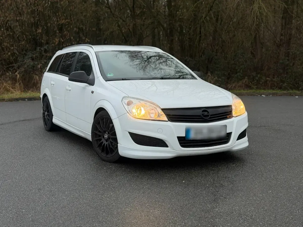 Gebraucht Opel Astra 115 PS (84 kW) 2010 Weiß Kombi
