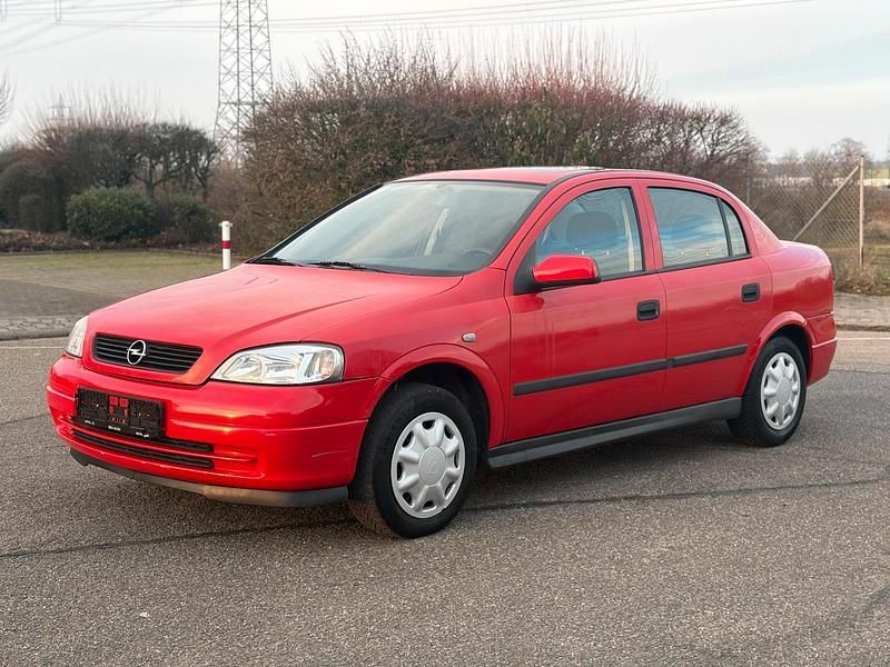 Gebraucht Opel Astra 84 PS (61 kW) 2001 Rot Limousine