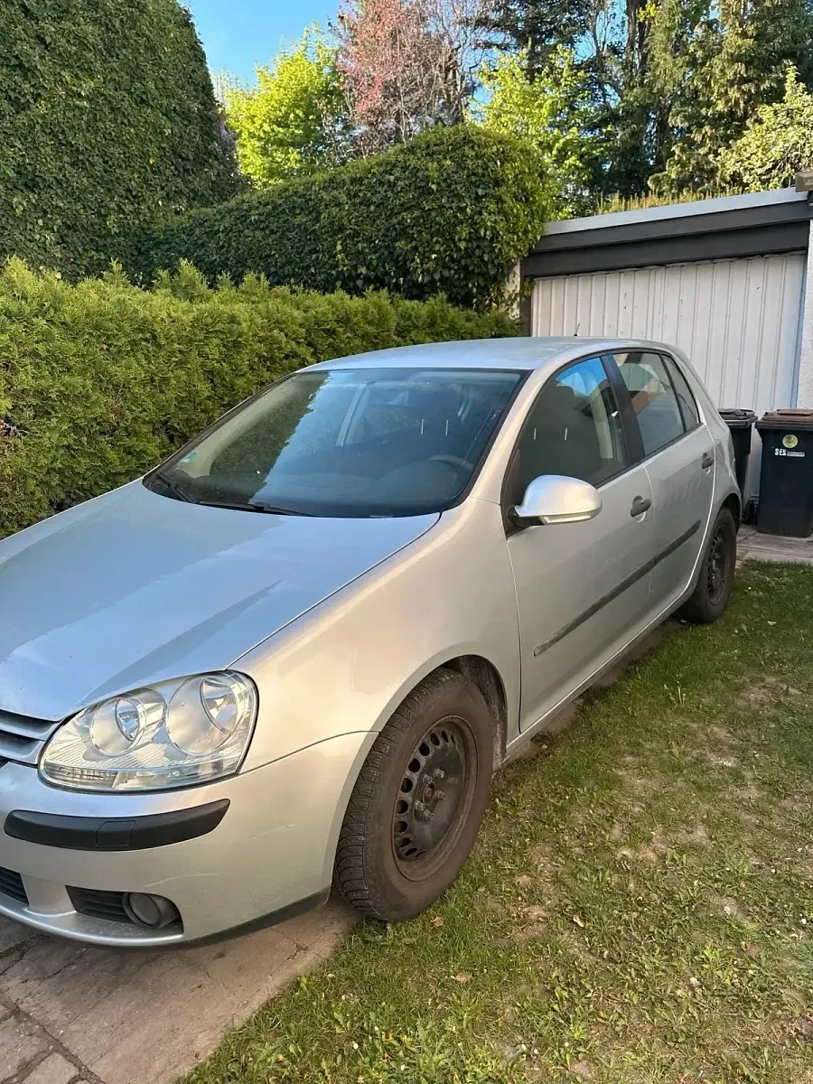 Gebraucht VW Golf V 105 PS (77 kW) 2006 Silber Kleinwagen