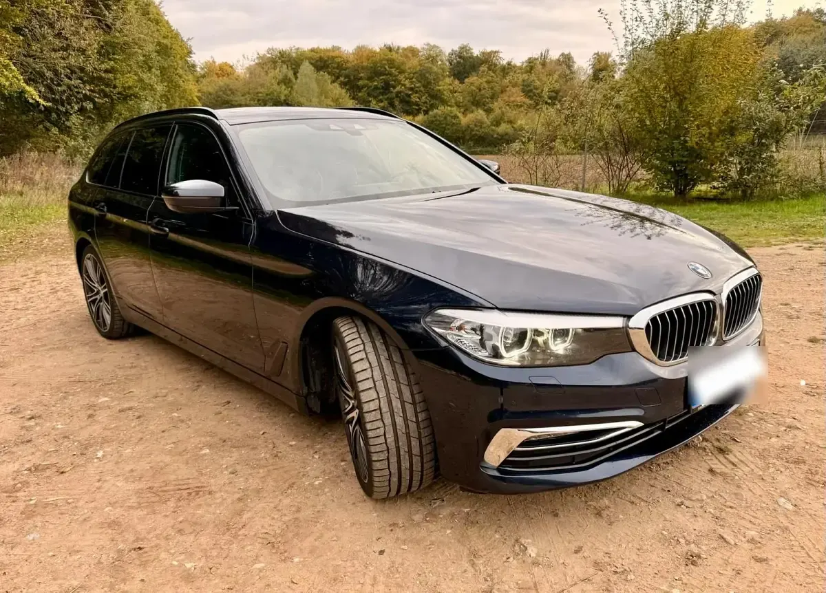 Gebraucht BMW 530 Luxury Line 252 PS (185 kW) 2018 Blau Kombi