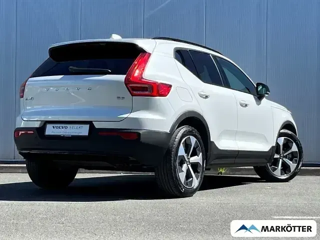 Gebraucht Volvo XC40 Plus 163 PS (119 kW) 2023 Weiss SUV