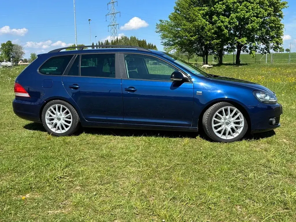 Gebraucht VW Golf VII Match 140 PS (102 kW) 2012 Blau Kombi