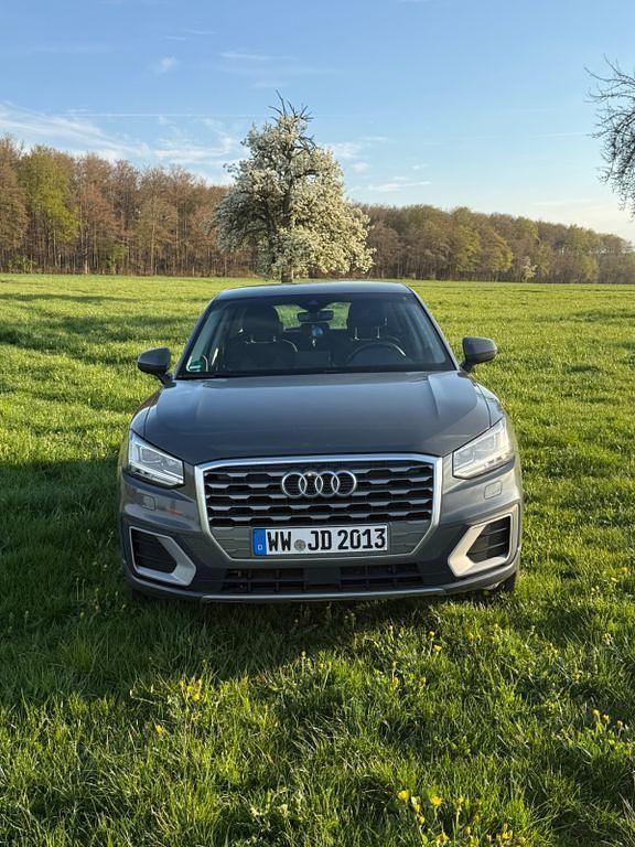 Usata Audi Q2 116 CV (85 kW) 2017 Grigio SUV
