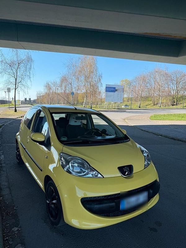 Gebraucht Peugeot 107 68 PS (50 kW) 2005 Gelb Kleinwagen
