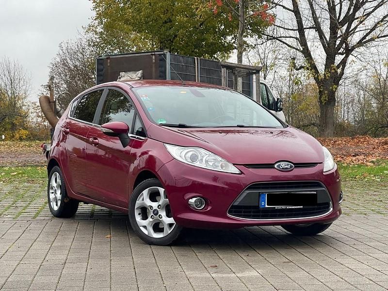 Rot Gebraucht 2009 Ford Fiesta Titanium Limousine | 3.800 € (Fairer Preis) - Bild 1/4