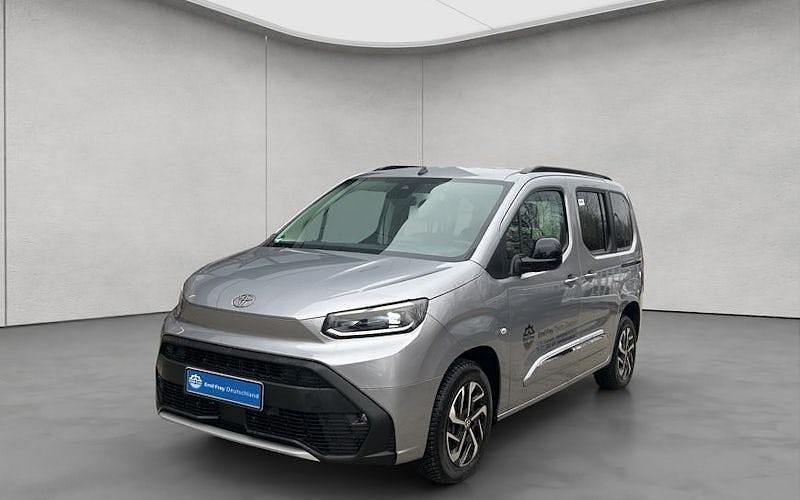 Silber Gebraucht 2025 Toyota Proace Verso City Kombi | 39.990 € (Teuer) - Bild 1/4