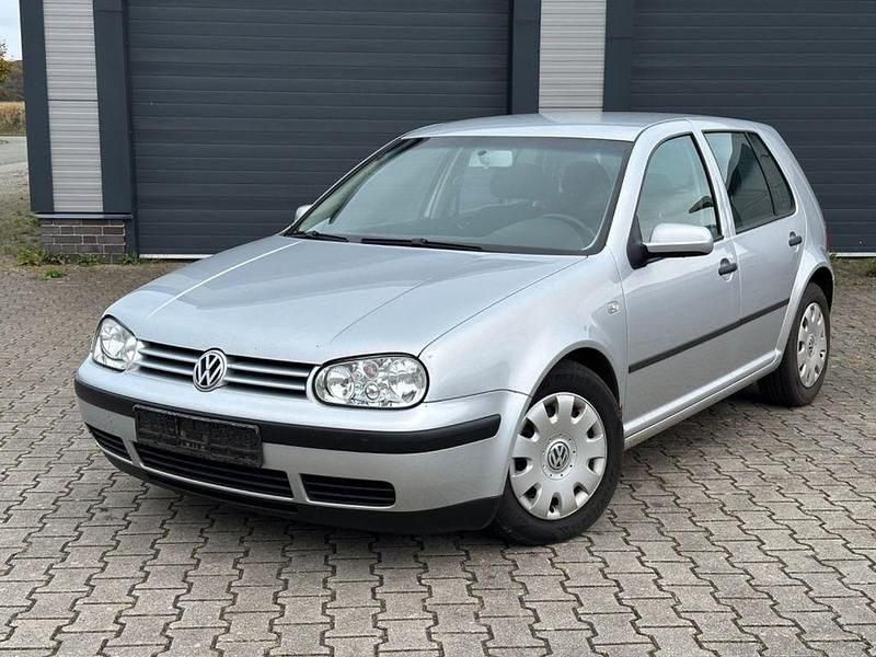 Silber Gebraucht 2002 VW Golf Limousine | 800 € - Bild 1/4