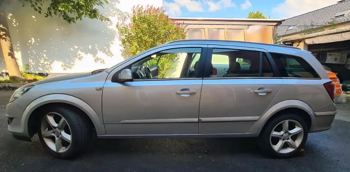 Gebraucht Opel Astra 200 PS (147 kW) 2008 Grau Kombi