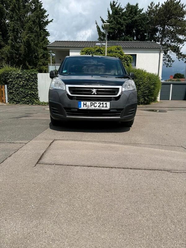 Schwarz Gebraucht 2017 Peugeot Partner Van / Kleinbus | 8.999 € (Fairer Preis) - Bild 1/4