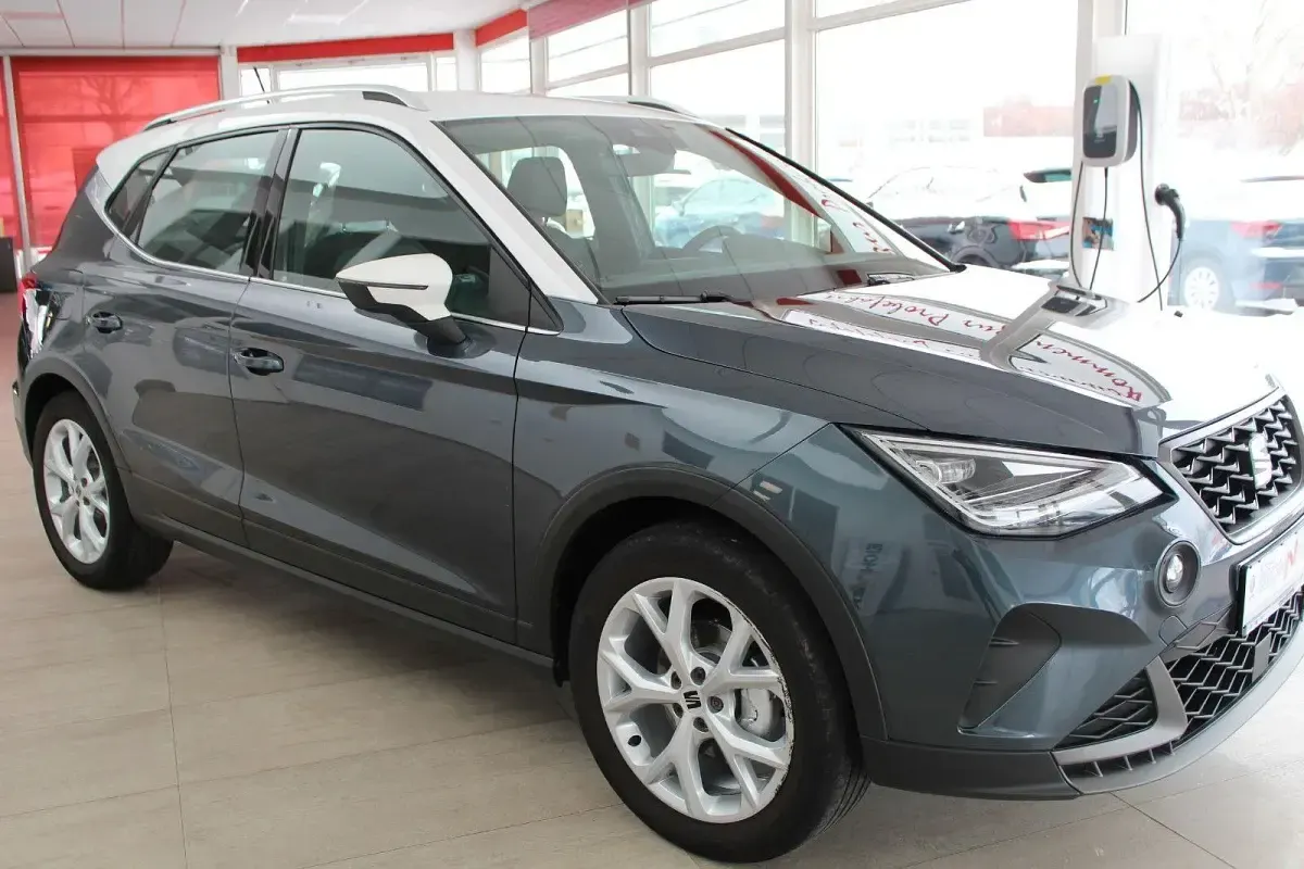 Gebraucht Seat Arona FR 110 PS (80 kW) 2022 Grau SUV