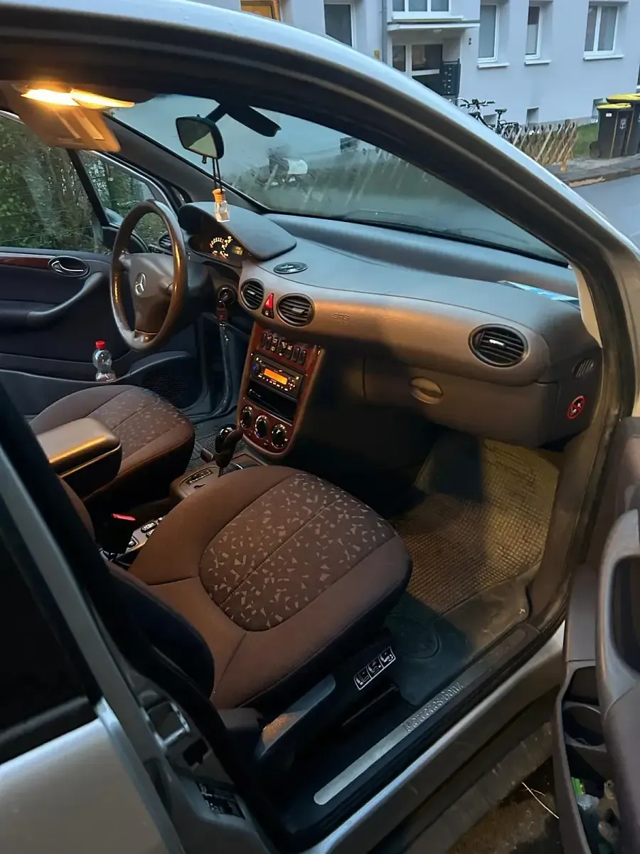 Gebraucht Mercedes A160 102 PS (75 kW) 2002 Silber Kleinwagen