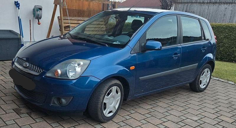 Gebraucht Ford Fiesta Ghia 101 PS (74 kW) 2008 Blau Kleinwagen
