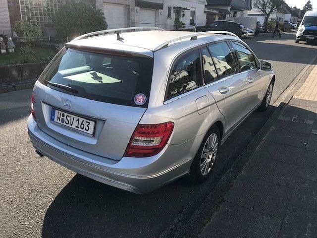 Gebraucht Mercedes C200 184 PS (135 kW) 2011 Silber Limousine