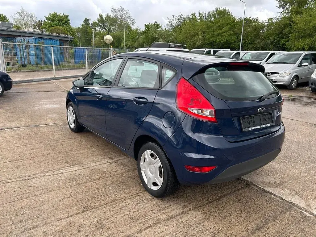 Gebraucht Ford Fiesta 82 PS (60 kW) 2011 Blau Limousine