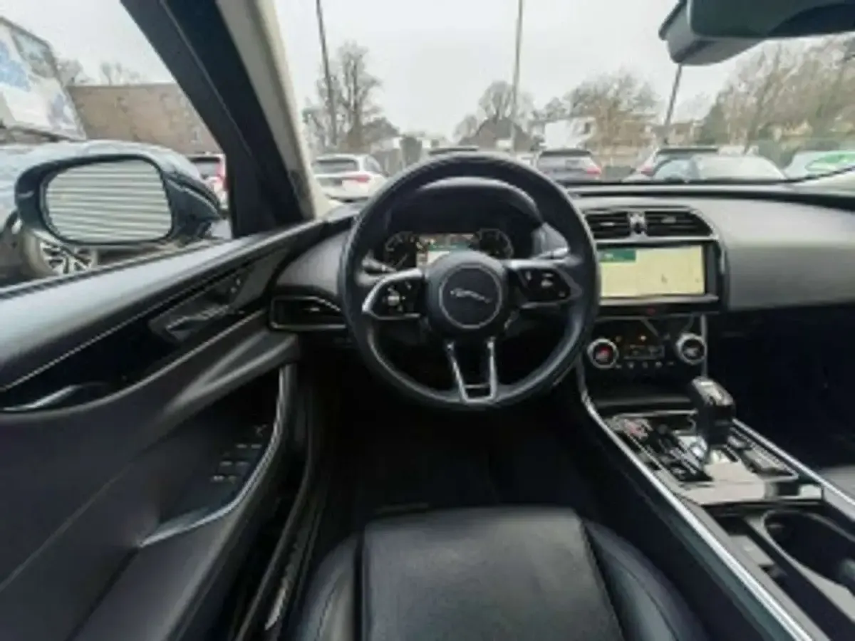 Gebraucht Jaguar XE 204 PS (150 kW) 2021 Schwarz Limousine