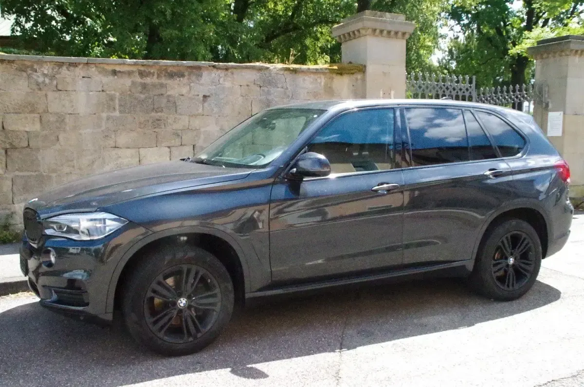 Gebraucht BMW X5 Sport Line 258 PS (189 kW) 2014 Grau SUV