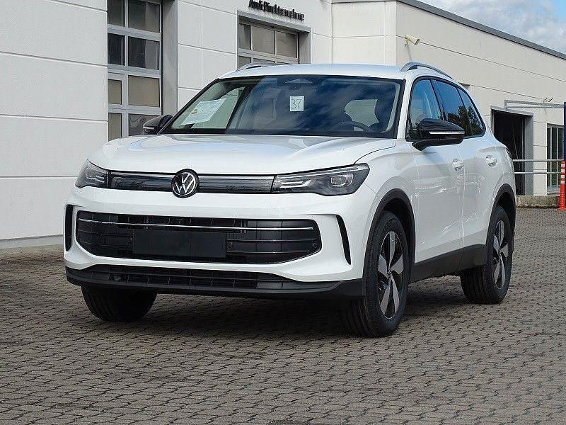 Gebraucht VW Tiguan 150 PS (110 kW) 2025 Weiß SUV