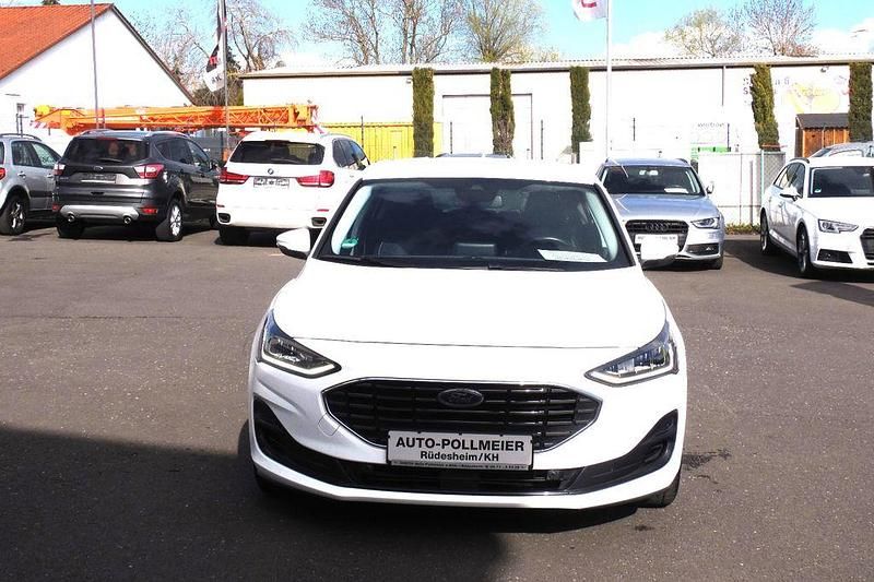 Gebraucht Ford Focus Titanium 125 PS (91 kW) 2023 Weiß Limousine